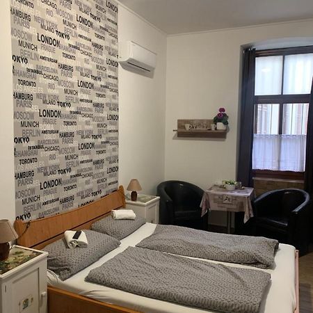 Anna Apartman ปาปา ภายนอก รูปภาพ