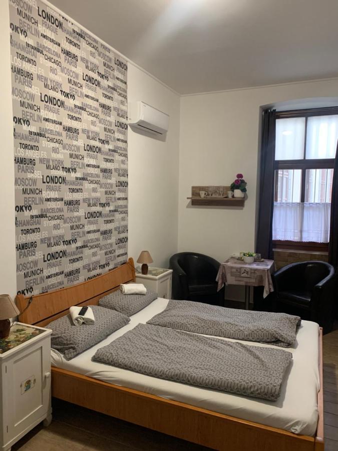 Anna Apartman ปาปา ภายนอก รูปภาพ