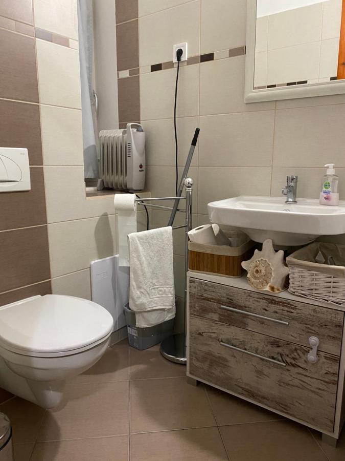 Anna Apartman ปาปา ภายนอก รูปภาพ